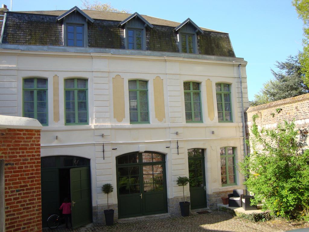 La Cour Des Carmes Bed and Breakfast Arras Buitenkant foto